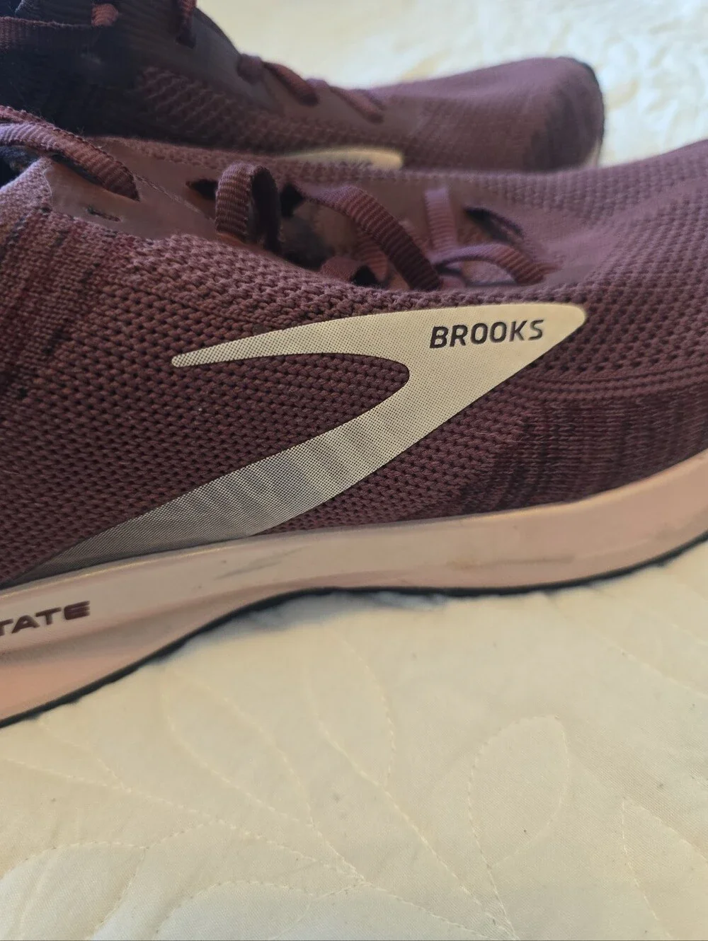 Brooks Levitate 4 Women's Size 11.5 Burgundy Plum Running Shoes